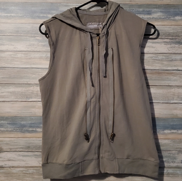 DA-NANG SWEATER VEST - Picture 2 of 4